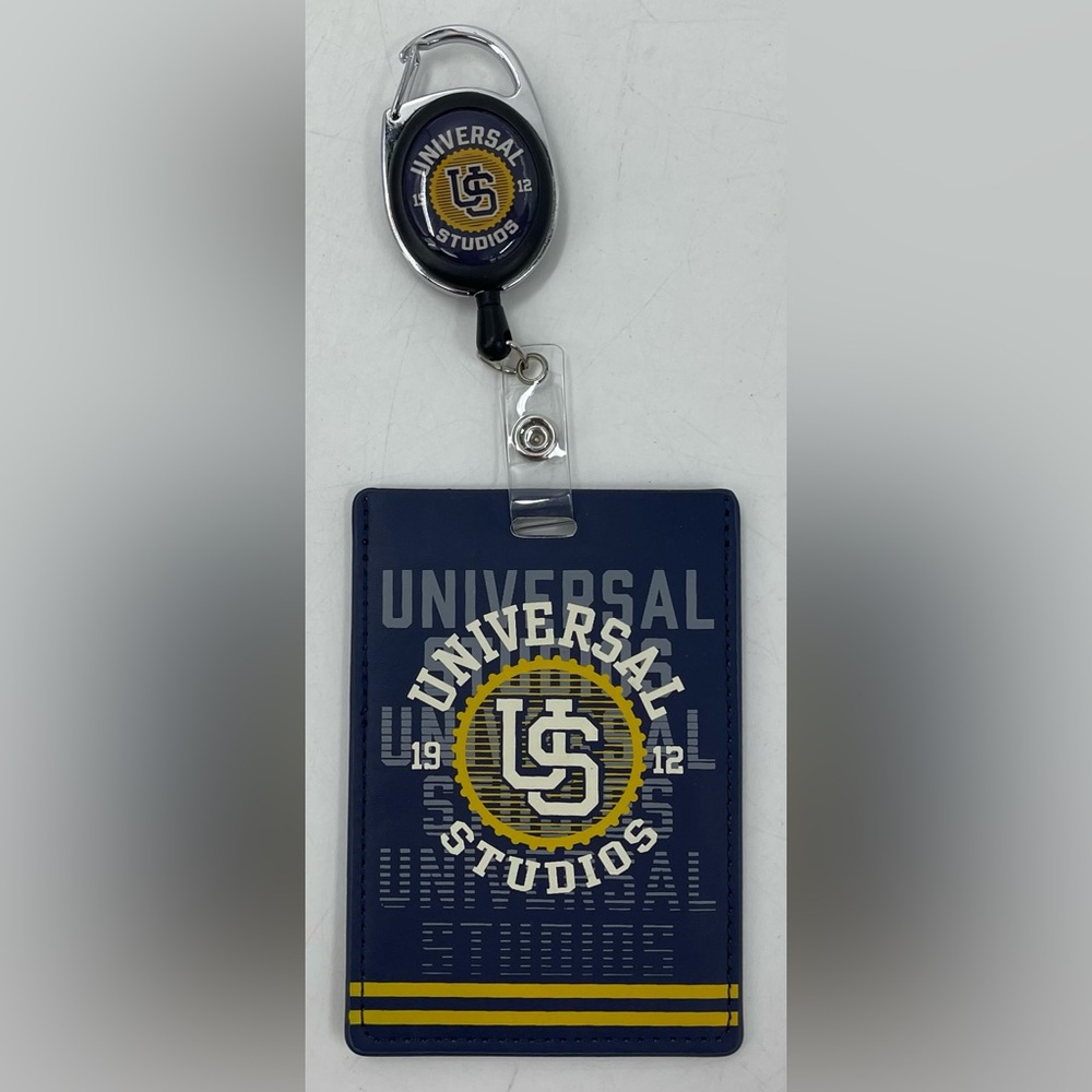 Universal Studios “US 1912” Navy Blue Gold‎ ID Card Holder Retractable Clip NWOT